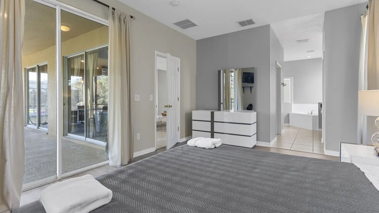 8503 Themed 7BD Villa- Game room/ Pool&spa - Image 13