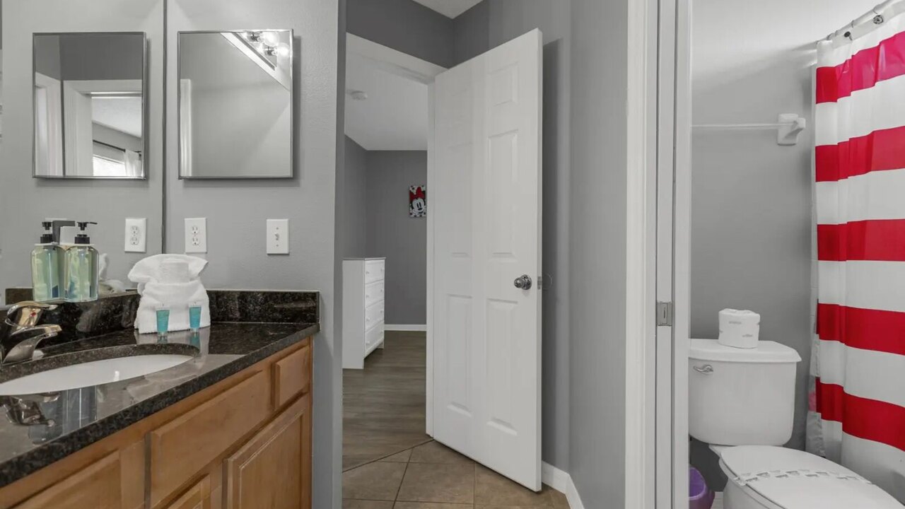 8503 Themed 7BD Villa- Game room/ Pool&spa - Image 25