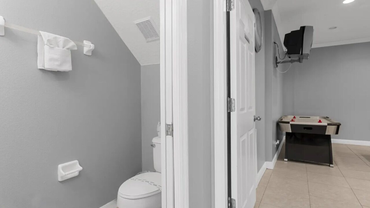 8503 Themed 7BD Villa- Game room/ Pool&spa - Image 32