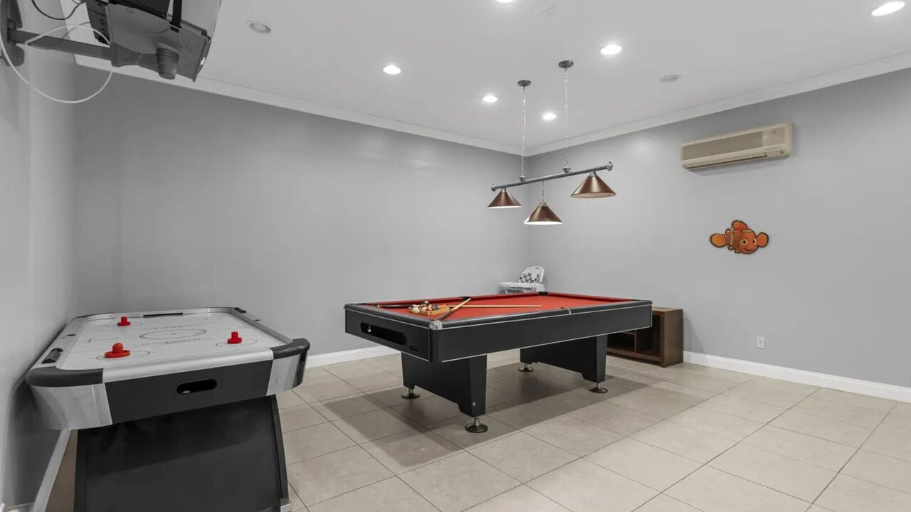 8503 Themed 7BD Villa- Game room/ Pool&spa - Image 33