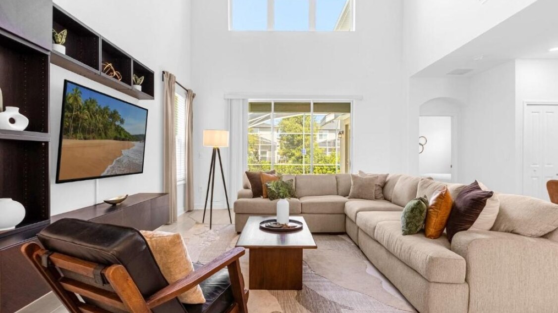 8901-M-5-Champions Gate - Image 5