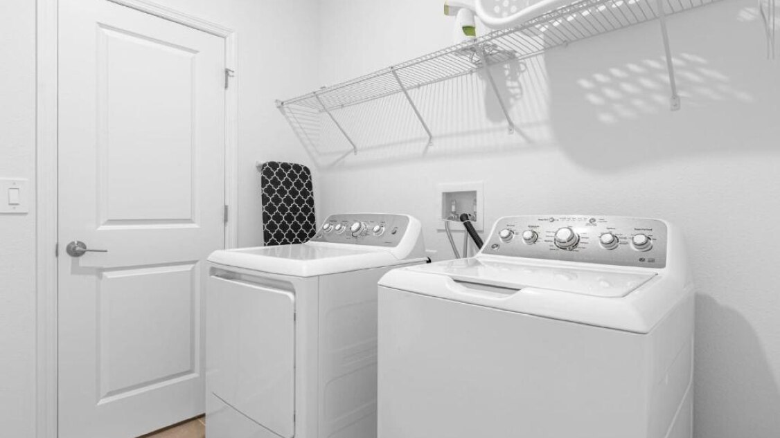 8901-M-5-Champions Gate - Image 25