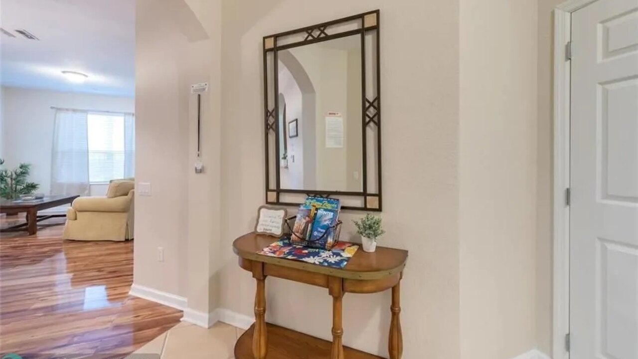 4102 Comfy 3-Bedroom Apt at Vista Cay 404 - Image 5