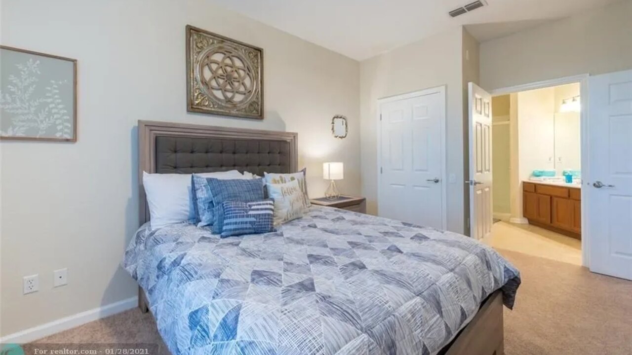 4102 Comfy 3-Bedroom Apt at Vista Cay 404 - Image 17