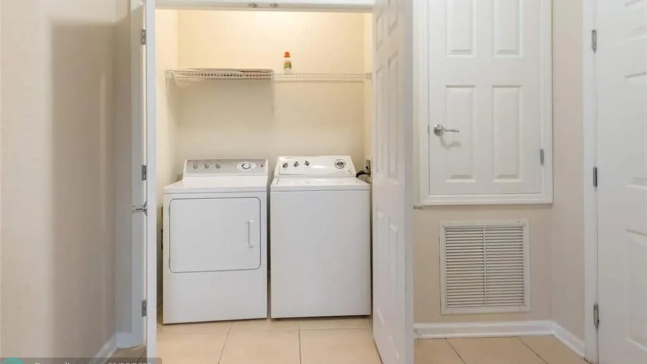 4102 Comfy 3-Bedroom Apt at Vista Cay 404 - Image 38