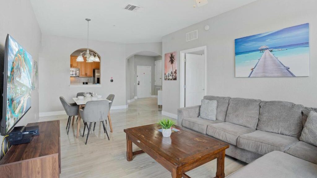 4102 Orlando Getaway 3bd 2ba Apt 409 - Image 2