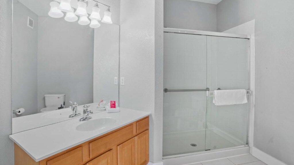 4102 Orlando Getaway 3bd 2ba Apt 409 - Image 17