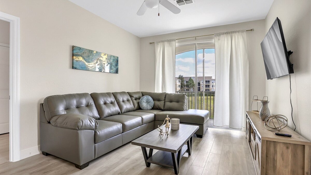 8102 Vacation getaway at Windsor - Image 2