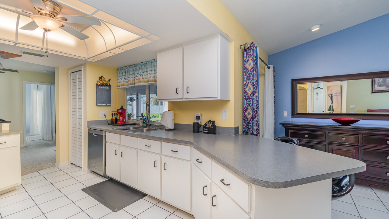 Paradise Getaway Villa - Image 13