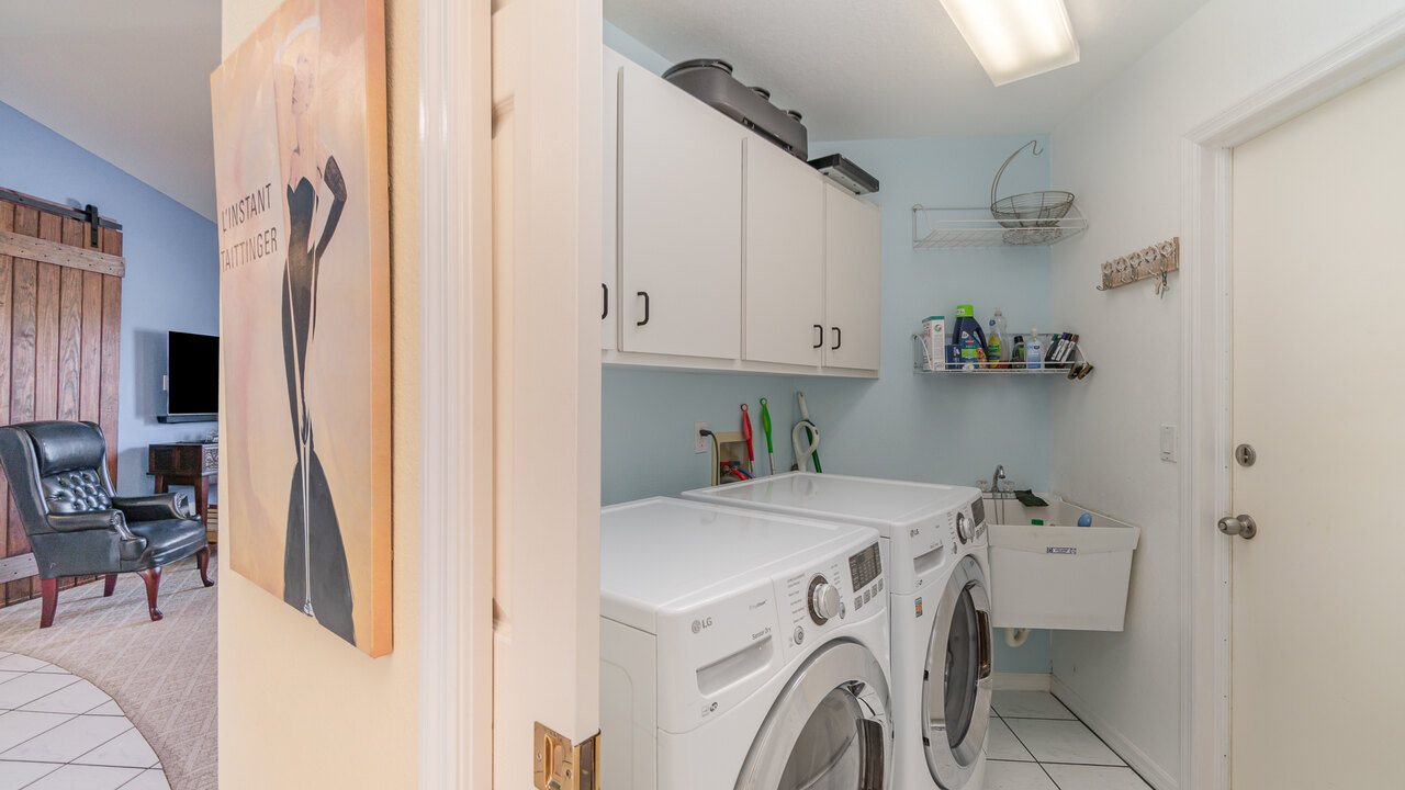 Paradise Getaway Villa - Image 21