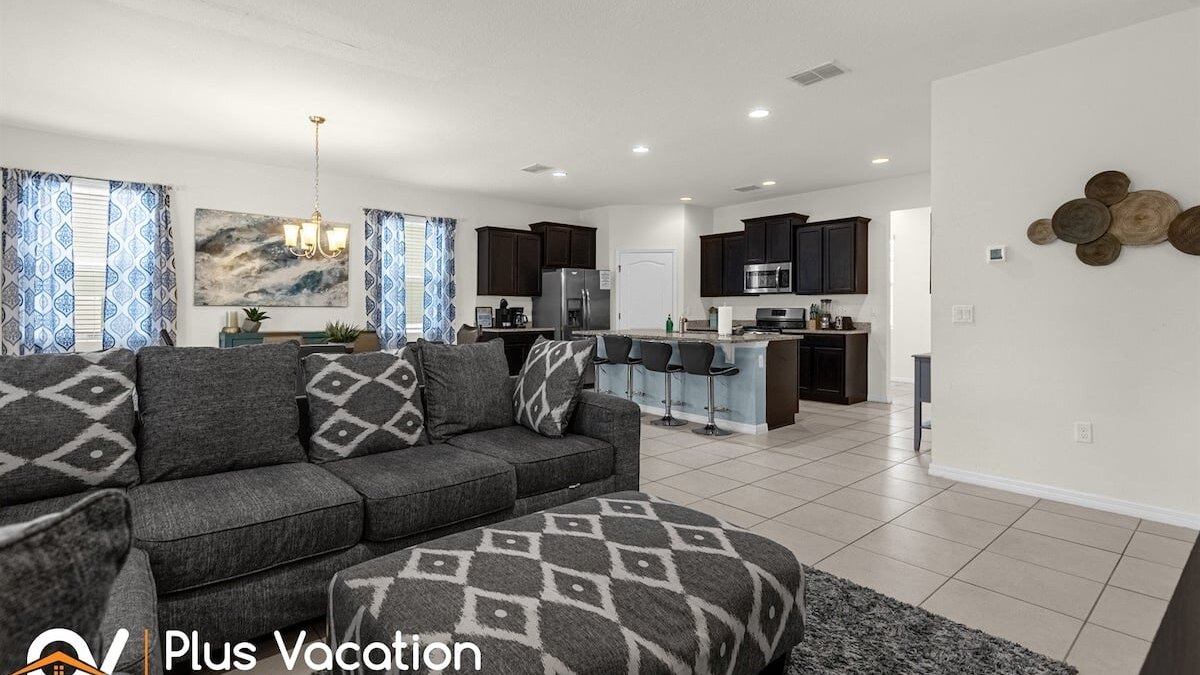 7053 Cozy retreat 5 bed-pool-movie - Image 4