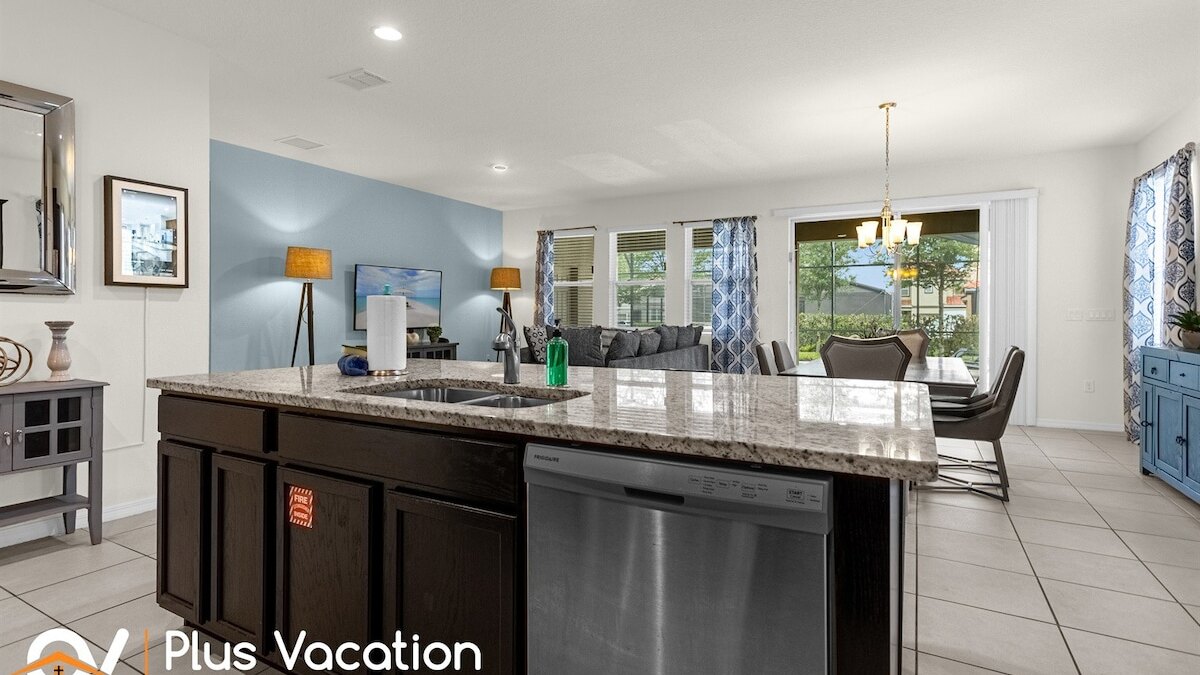 7053 Cozy retreat 5 bed-pool-movie - Image 9