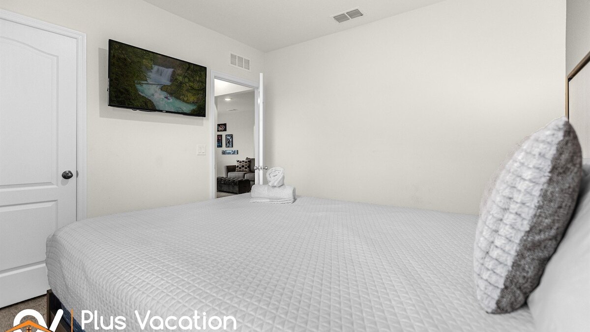 7053 Cozy retreat 5 bed-pool-movie - Image 17