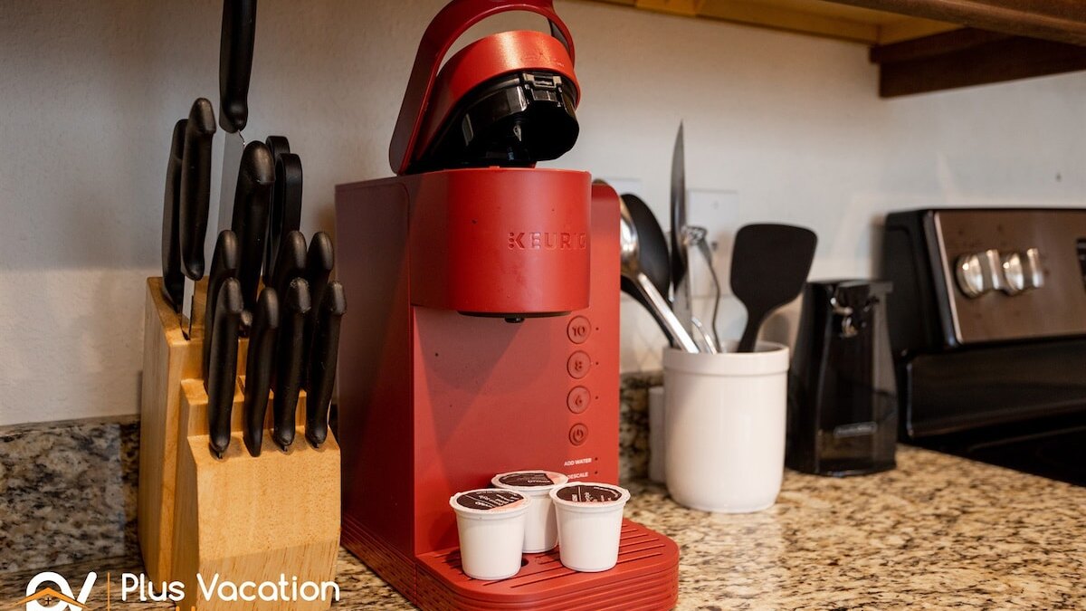 7053 Cozy retreat 5 bed-pool-movie - Image 35