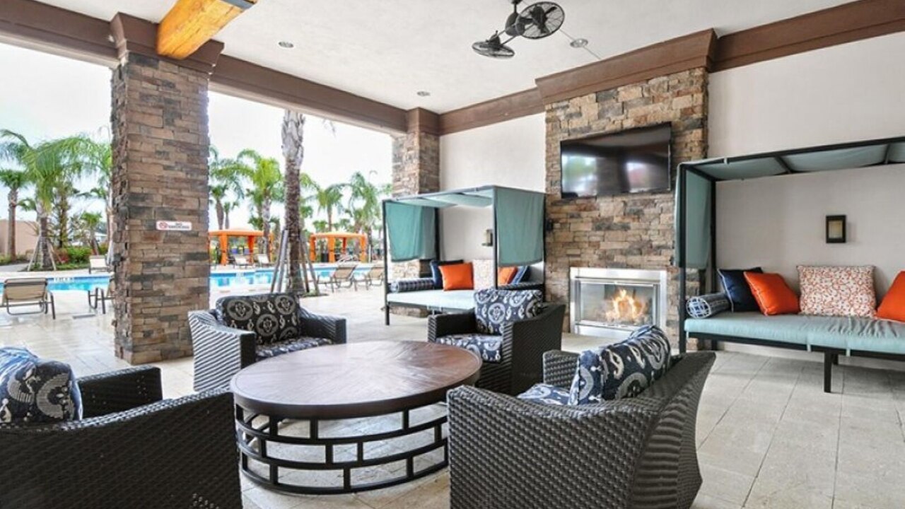 7053 Cozy retreat 5 bed-pool-movie - Image 64