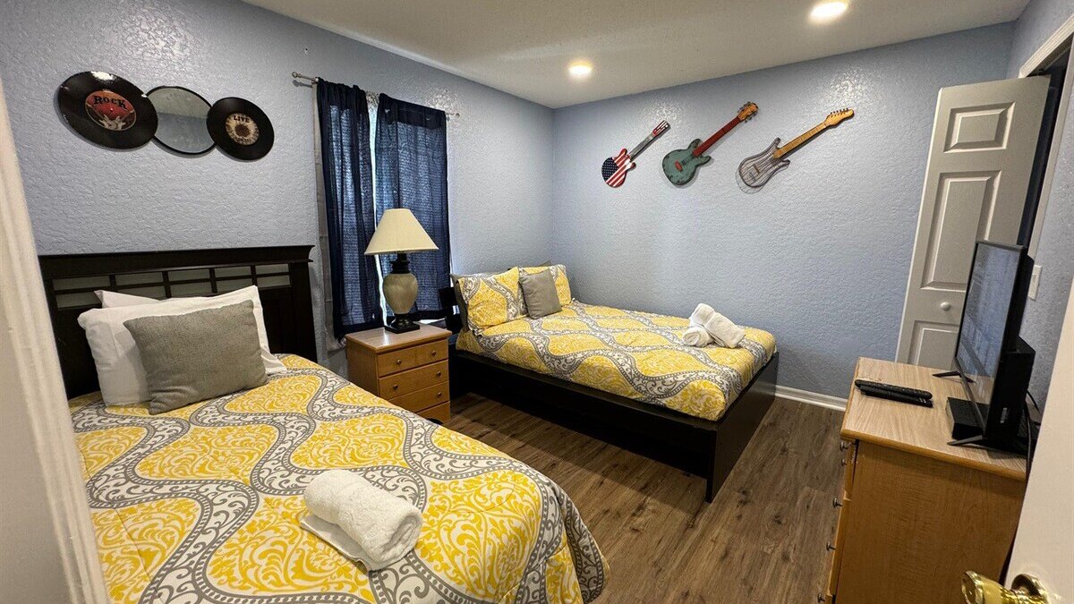 1307 Charming Regal Palms Villa - Image 29