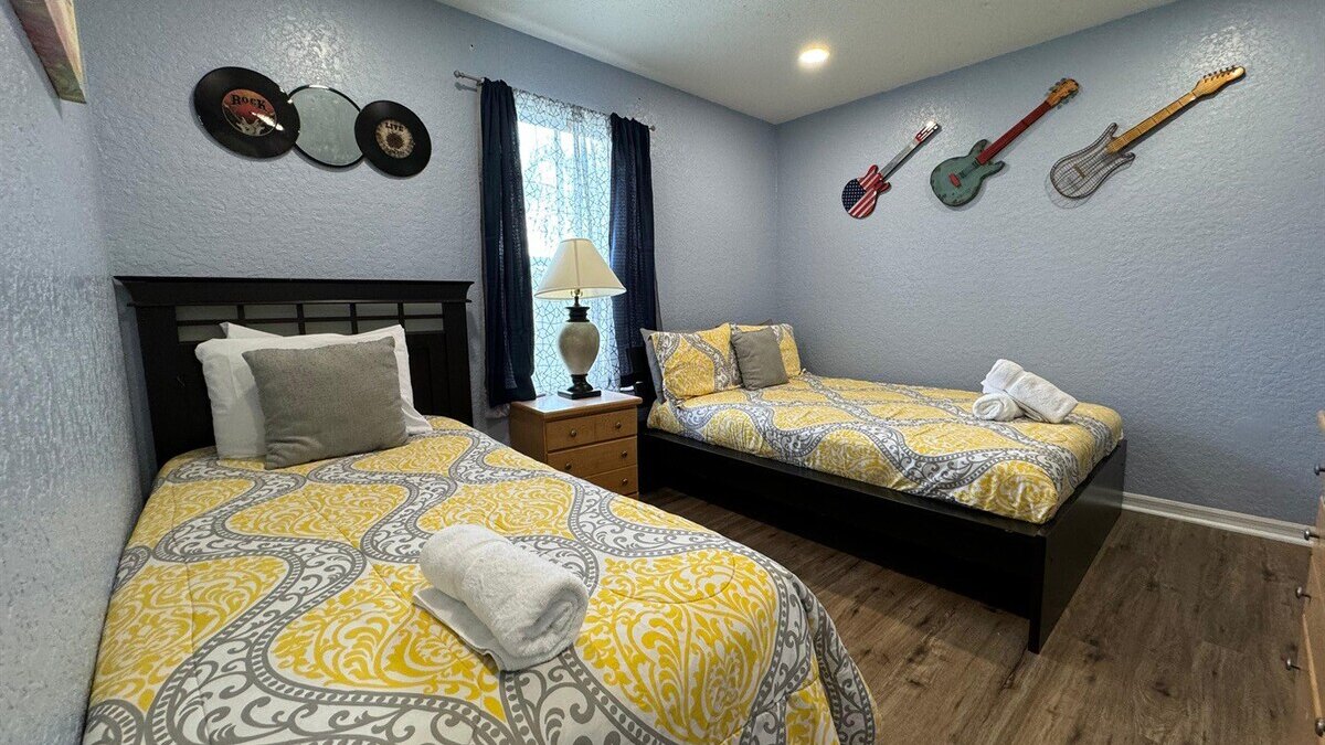 1307 Charming Regal Palms Villa - Image 32