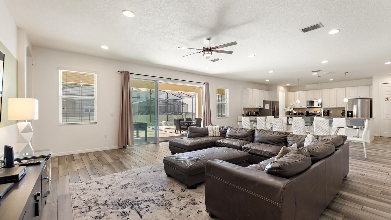 7012 Luxury 11-Bedroom Retreat in Resort - Close to Disney - Image 5