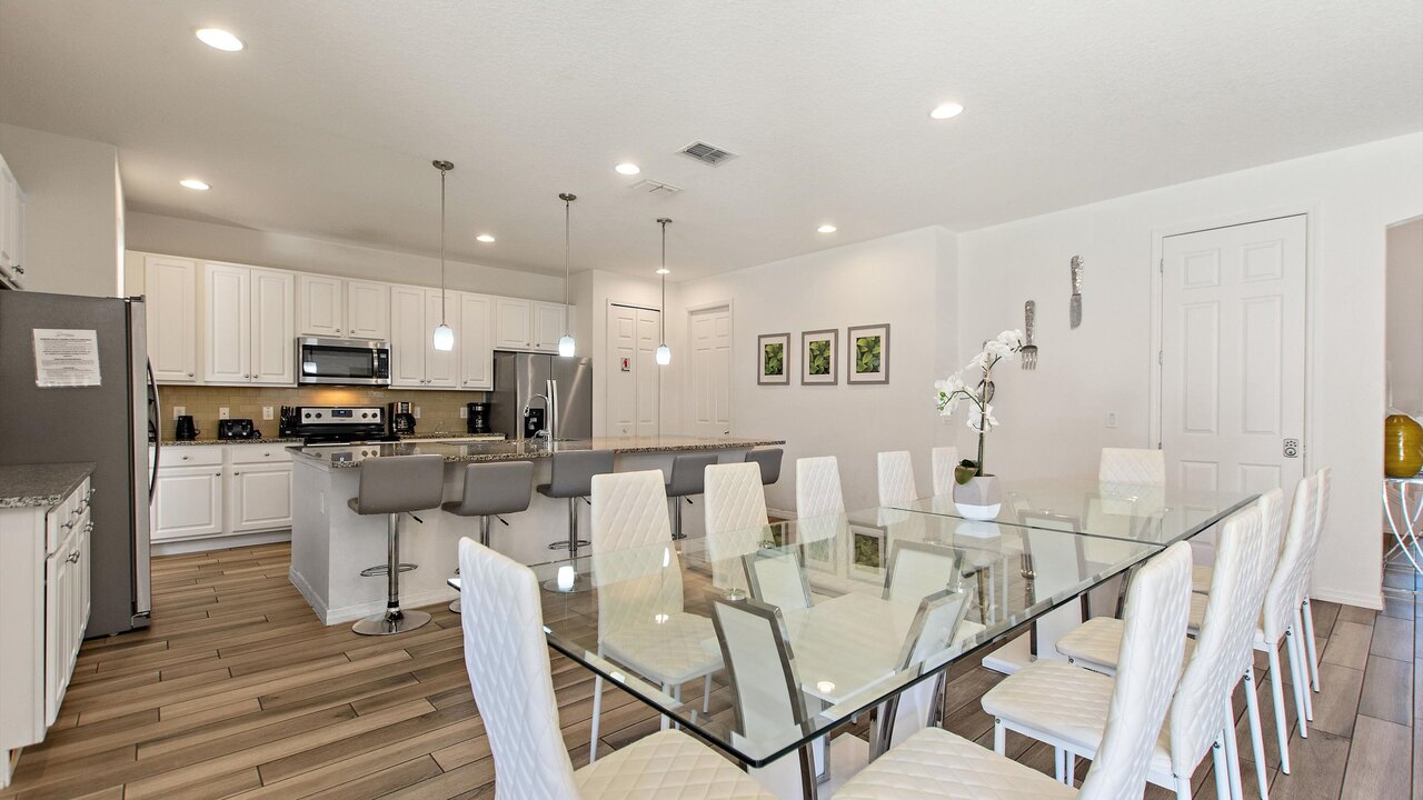 7012 Luxury 11-Bedroom Retreat in Resort - Close to Disney - Image 6