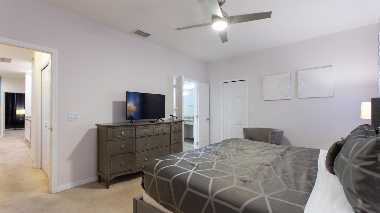 7012 Luxury 11-Bedroom Retreat in Resort - Close to Disney - Image 37