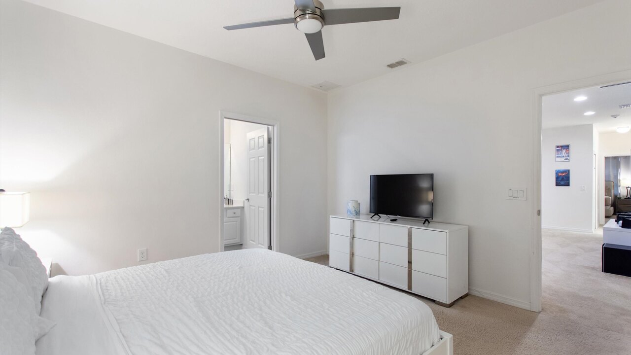 7012 Luxury 11-Bedroom Retreat in Resort - Close to Disney - Image 43