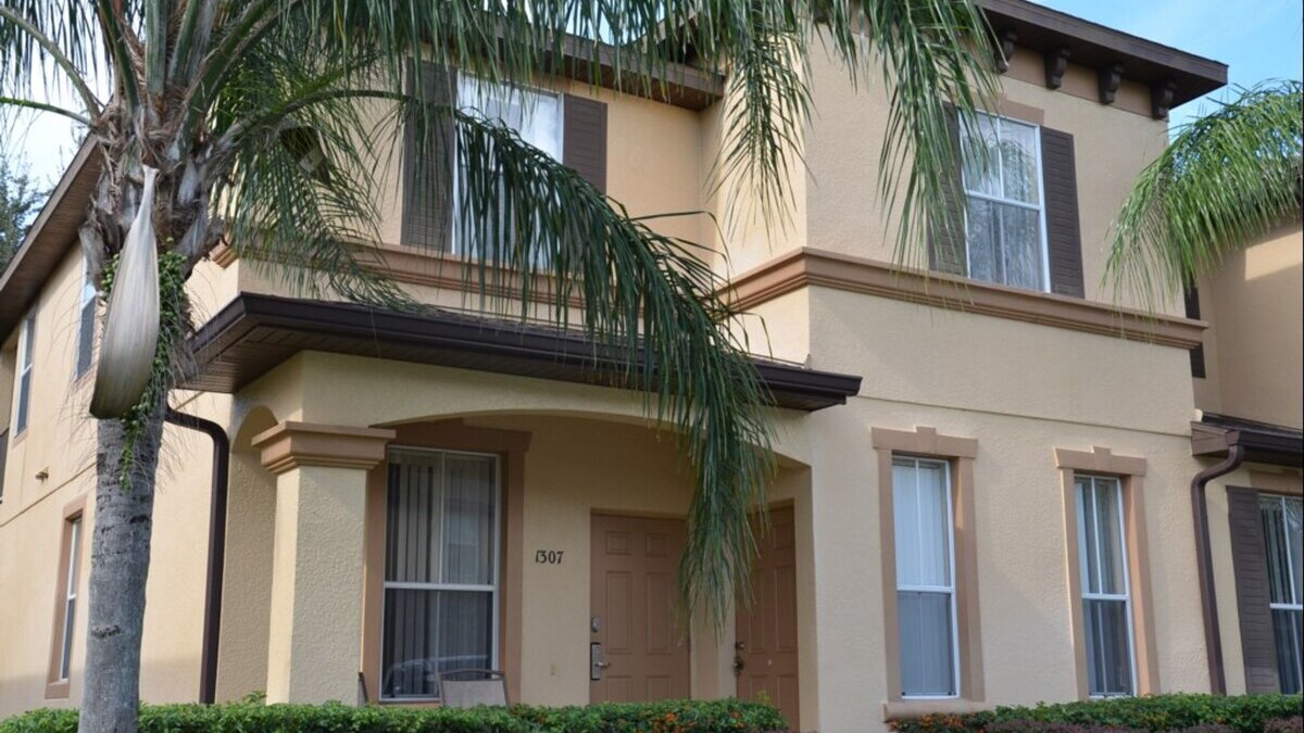 1307 Cozy Studio Retreat at Regal Palms Resort - Image 3