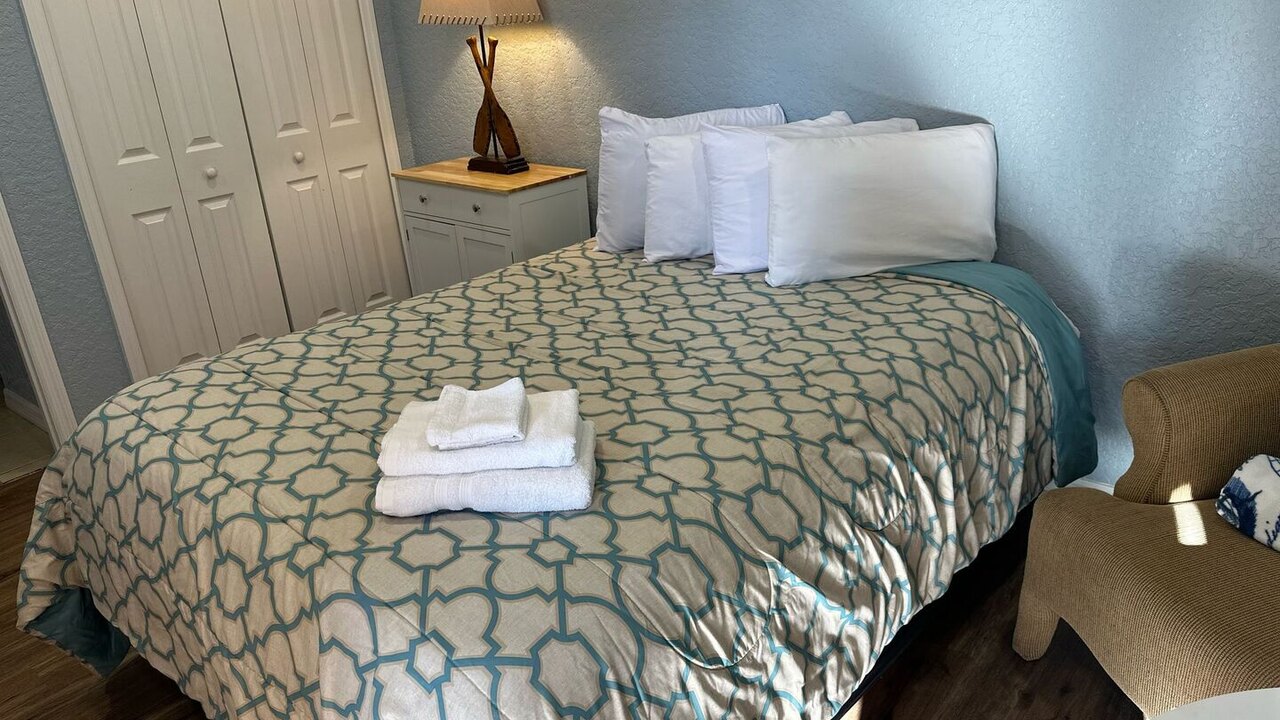 1307 Cozy Studio Retreat at Regal Palms Resort - Image 5