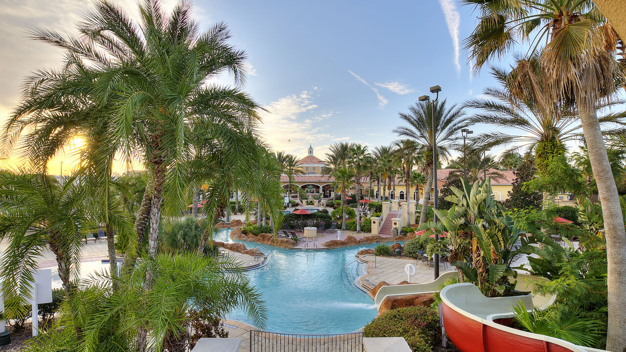 1307 Cozy Studio Retreat at Regal Palms Resort - Image 1