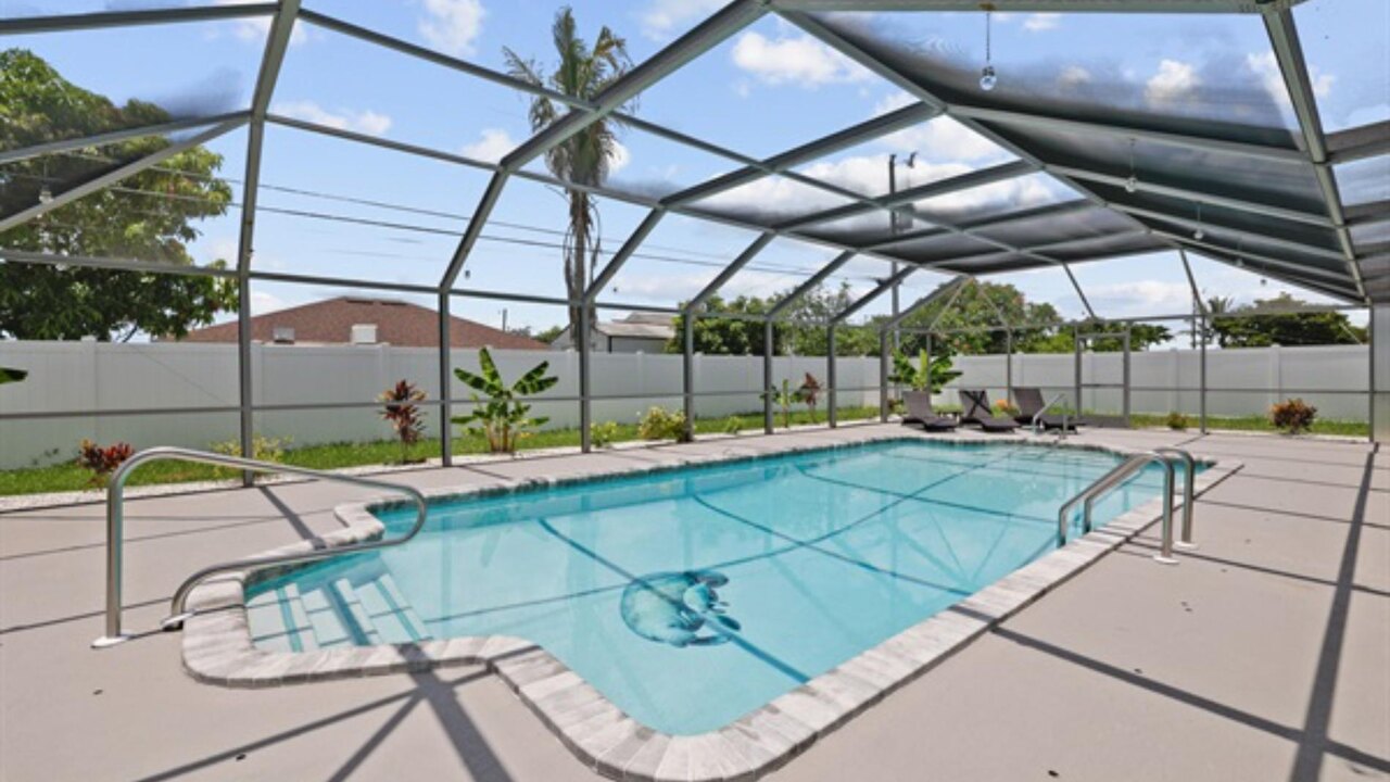 Polish Palace South Villa - Image 1