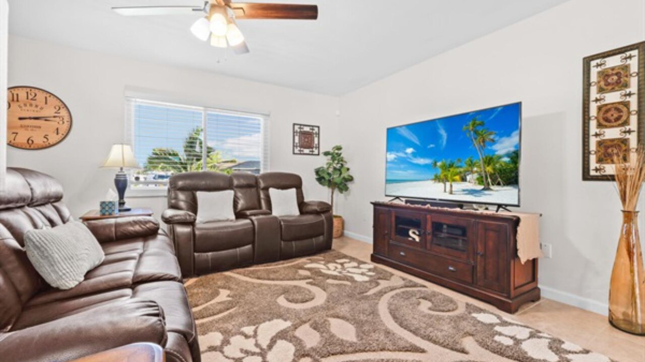 Polish Palace South Villa - Image 5