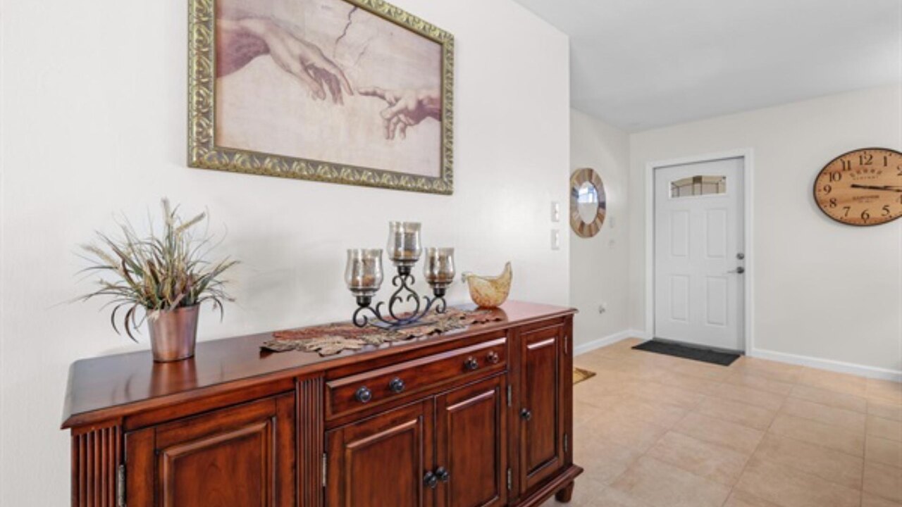 Polish Palace South Villa - Image 13