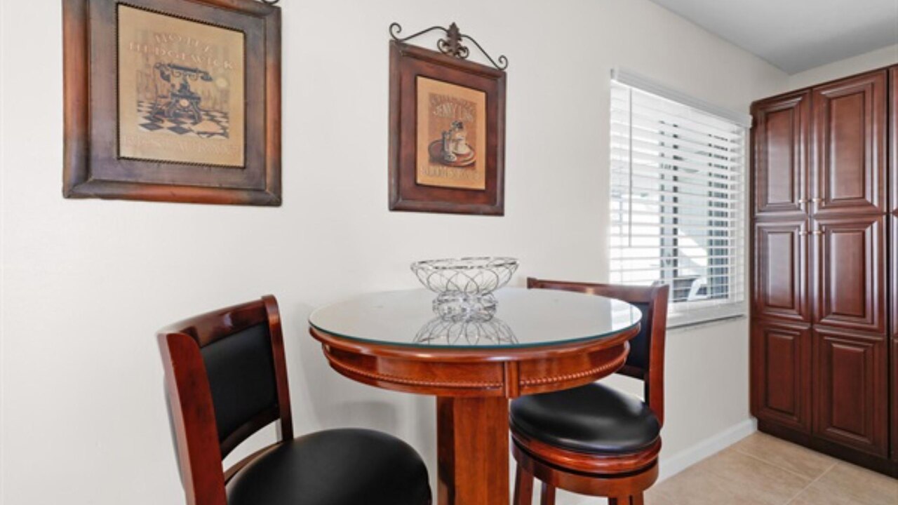 Polish Palace South Villa - Image 14