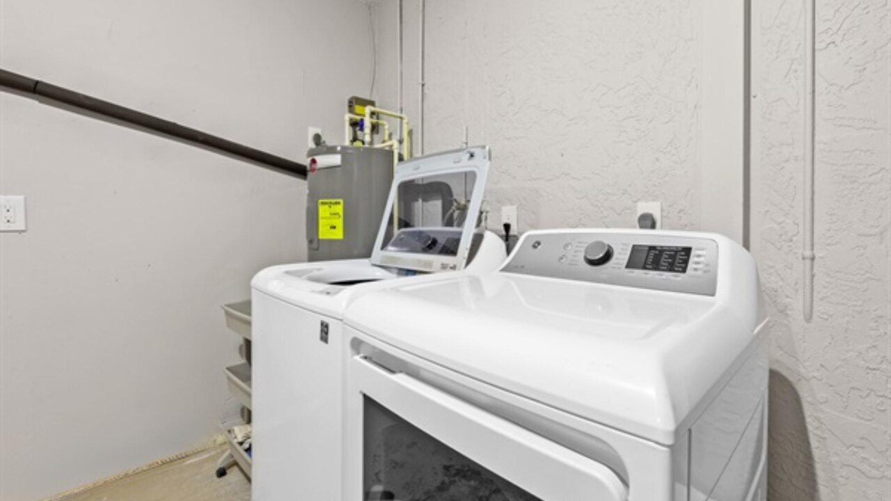 Polish Palace South Villa - Image 26