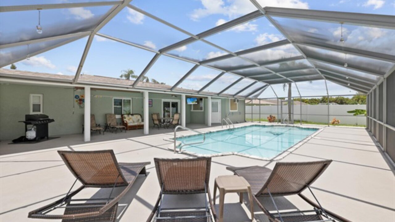 Polish Palace South Villa - Image 37