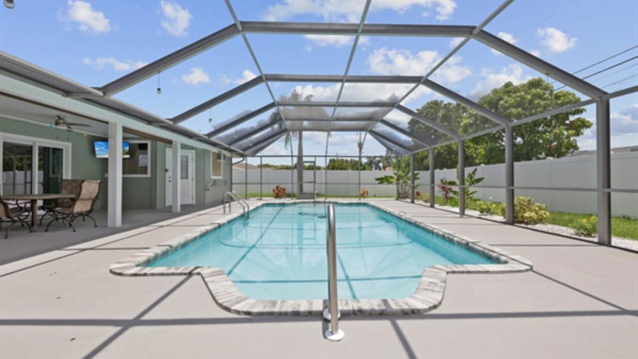 Polish Palace South Villa - Image 38