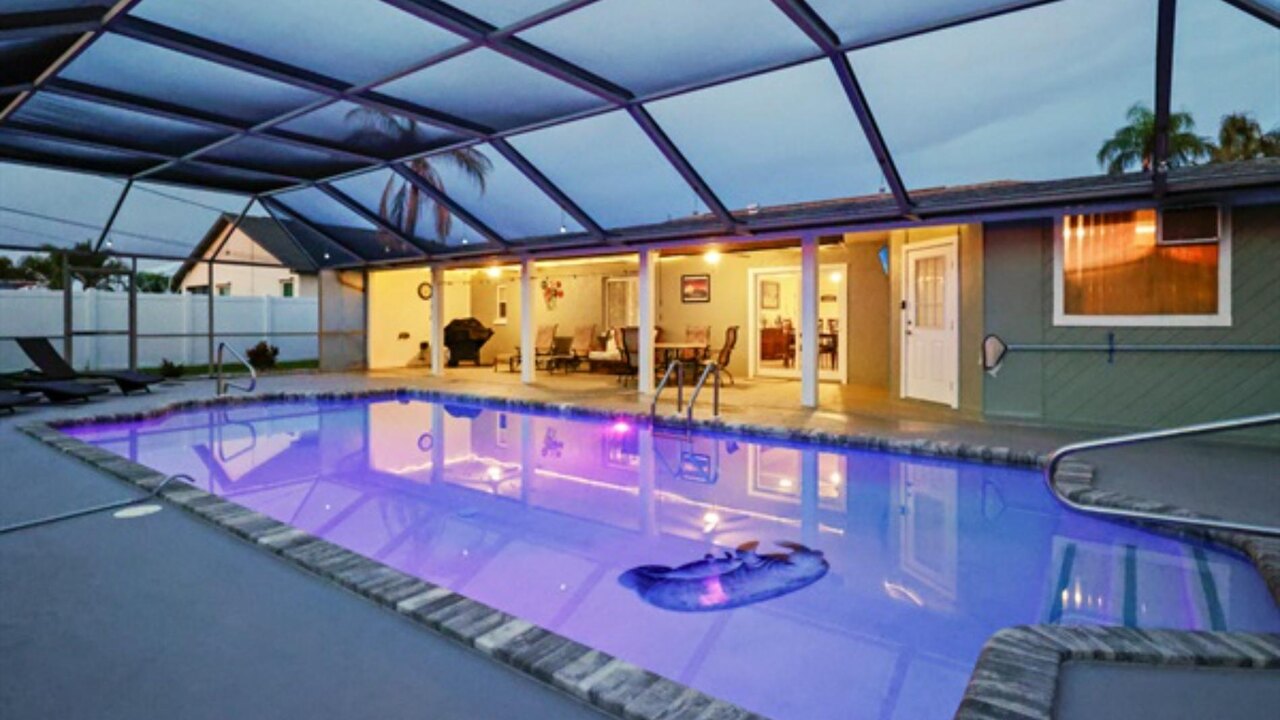 Polish Palace South Villa - Image 40