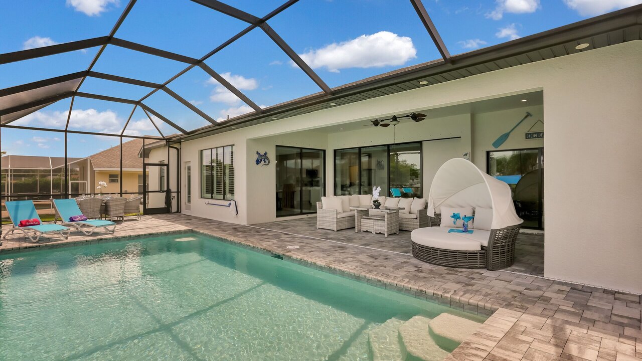 Salty Fins Villa - Image 2