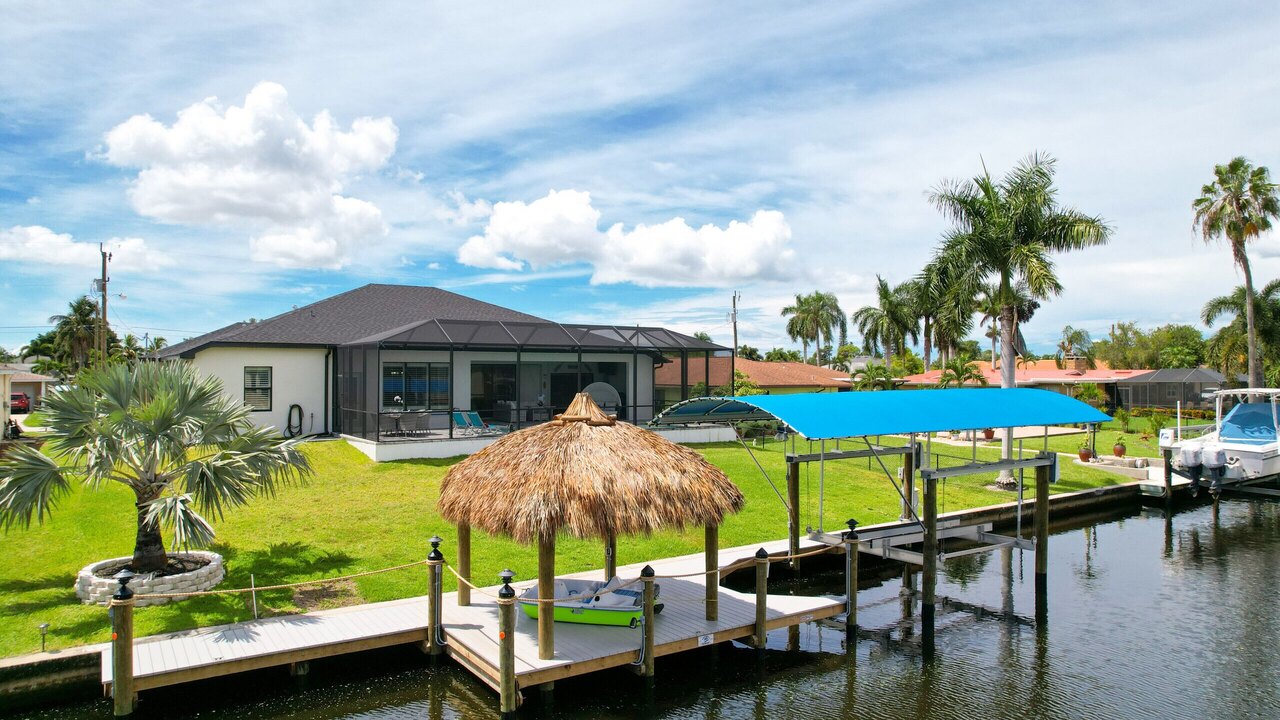 Salty Fins Villa - Image 1