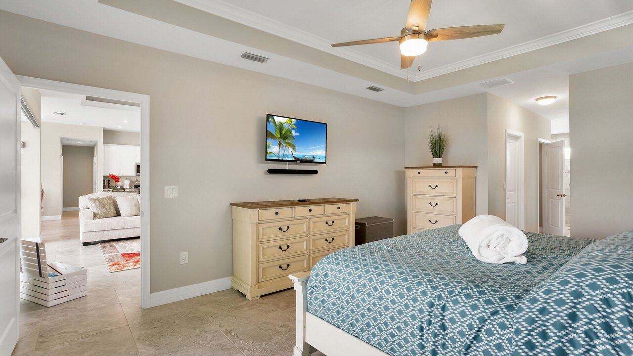 Salty Fins Villa - Image 11