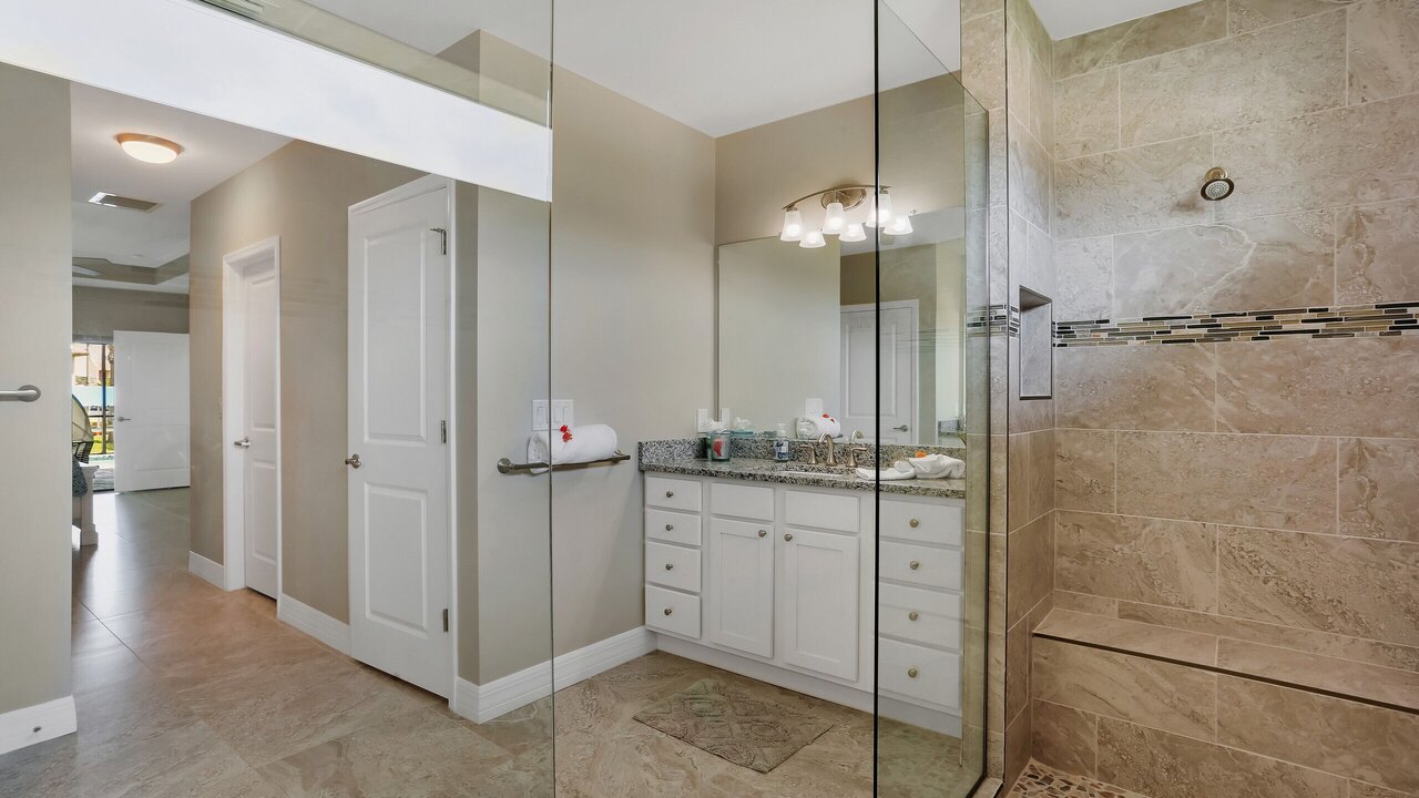 Salty Fins Villa - Image 14