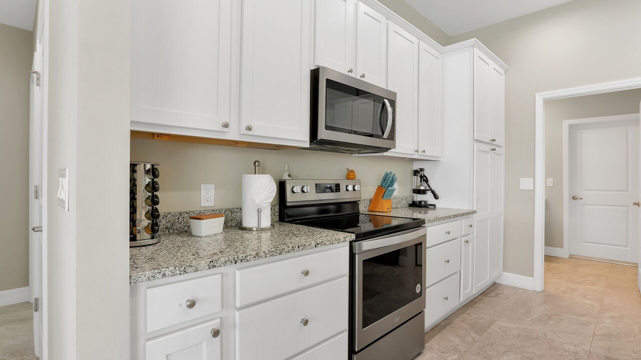 Salty Fins Villa - Image 25