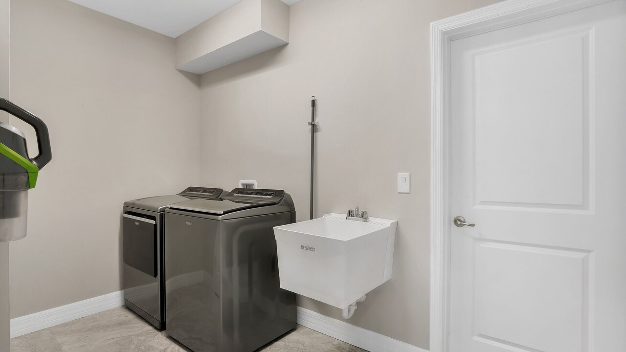 Salty Fins Villa - Image 28