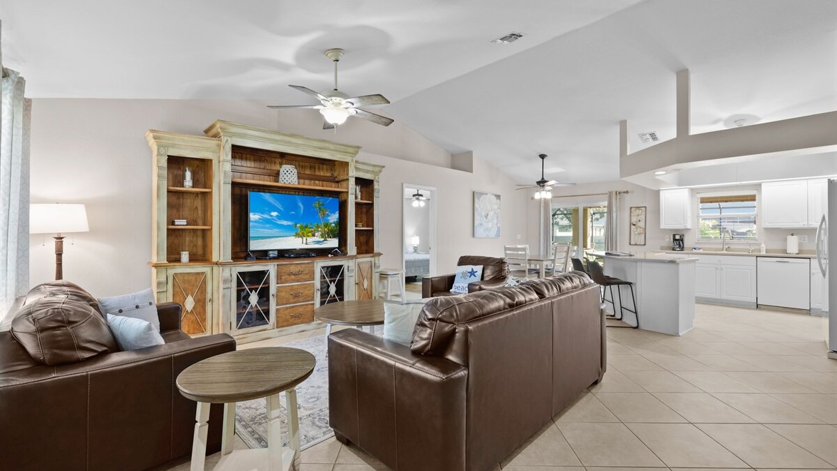 Tropical Paradise Villa - Image 1