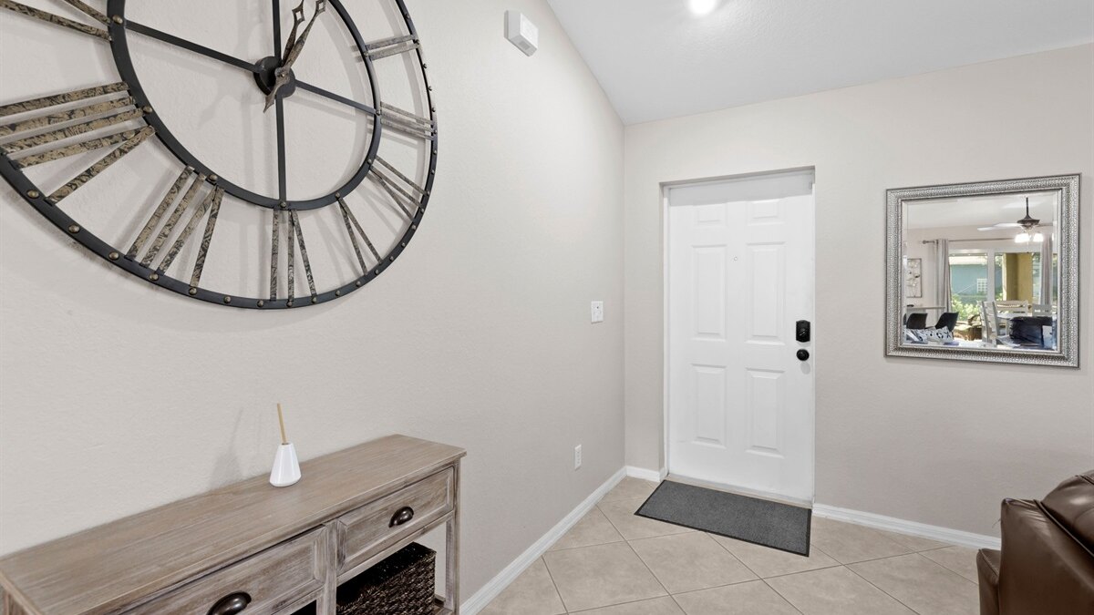 Tropical Paradise Villa - Image 2