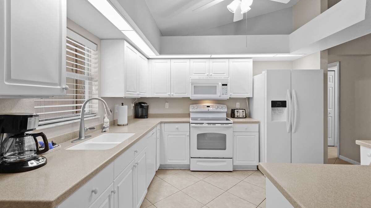 Tropical Paradise Villa - Image 4