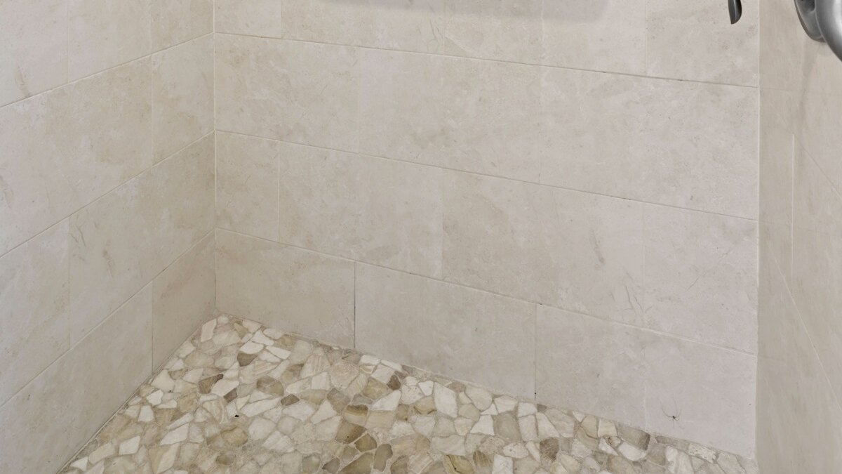 Tropical Paradise Villa - Image 13