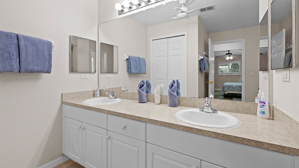 Tropical Paradise Villa - Image 11