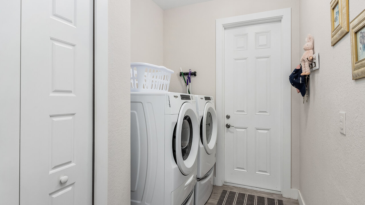 Becky Villa - Image 15