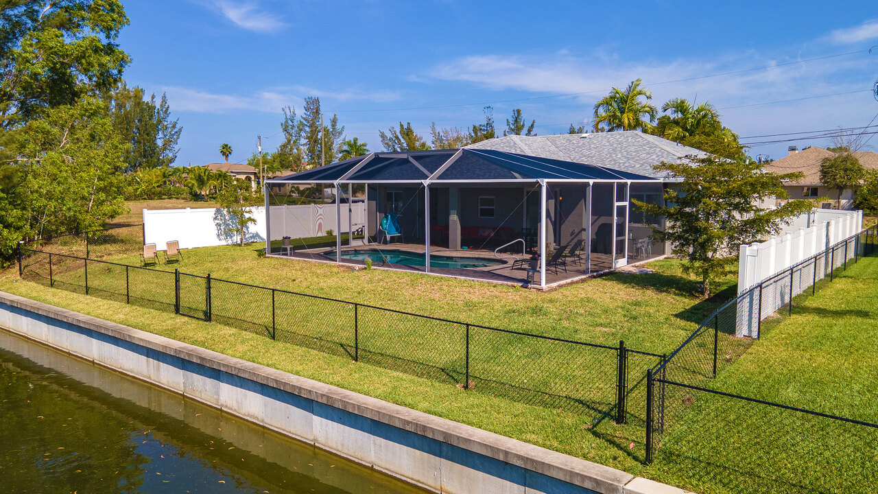 Becky Villa - Image 19