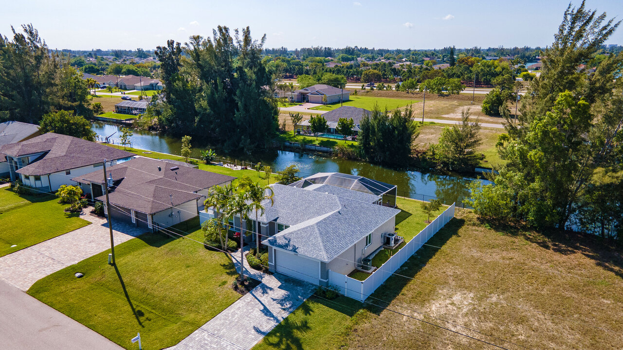 Becky Villa - Image 21